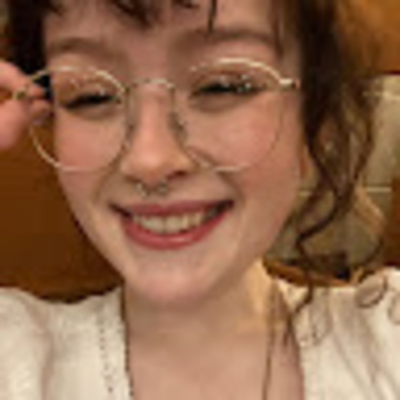 Meet your Posher, Elissa - Picture 1 of 1